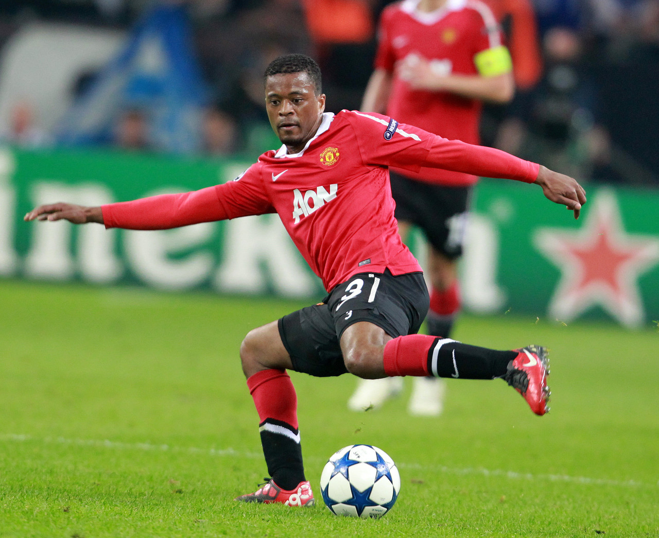 转会支出与 转会支出与